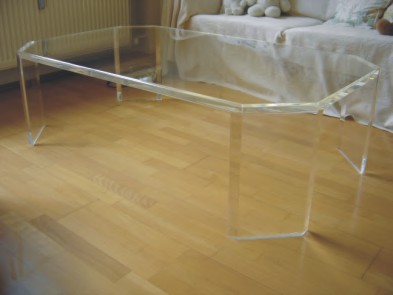 Plexiglas Tisch